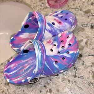 Girls crocs size 9 pink purple blue tie dye